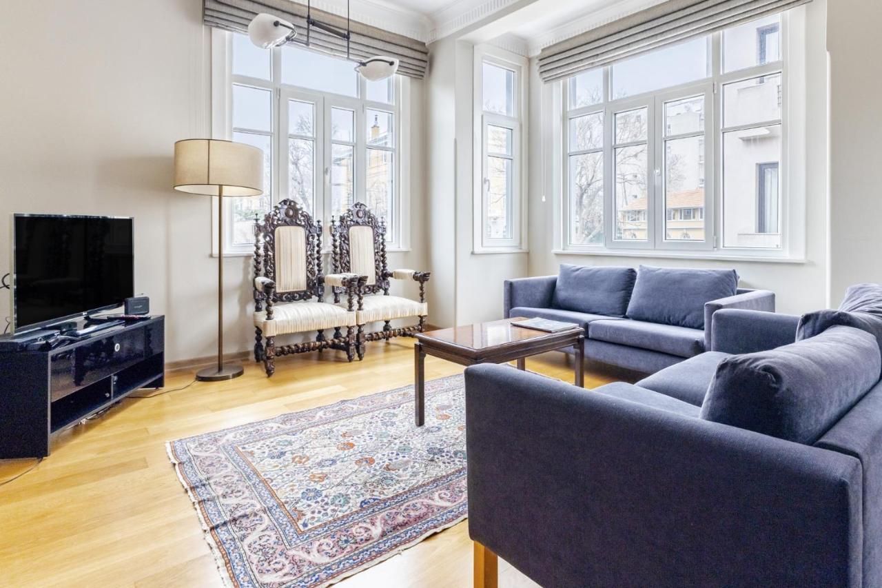 Flat With Balcony And Bosphorus View In Beyoglu Leilighet Istanbul Eksteriør bilde