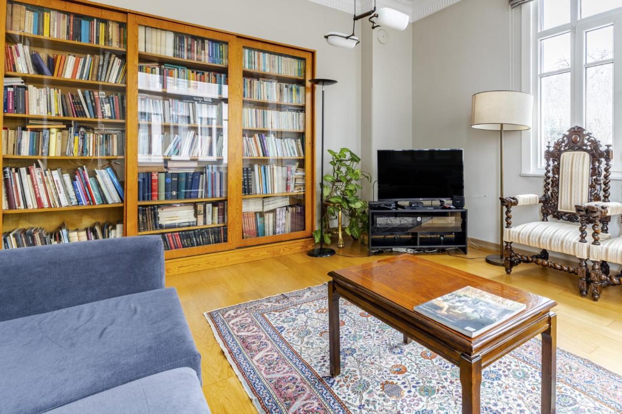 Flat With Balcony And Bosphorus View In Beyoglu Leilighet Istanbul Eksteriør bilde